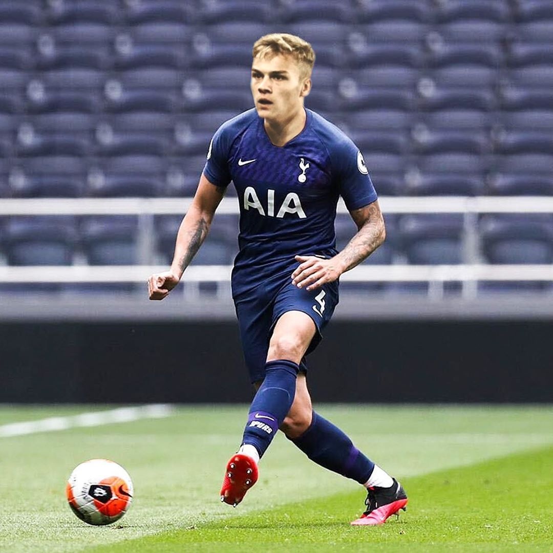 Neue Saison, neue Herausforderungen, lass uns alles machen

Neues Gesicht übrigens