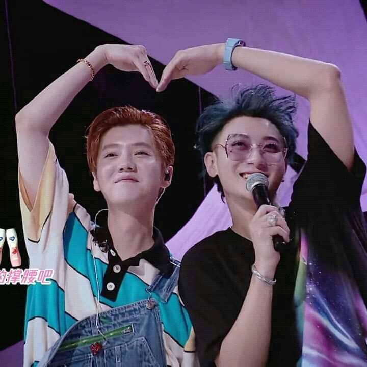 leosmxj's tweet photo. Let me cry in peace

Then                              Now https://t.co/eU69LjKjmG