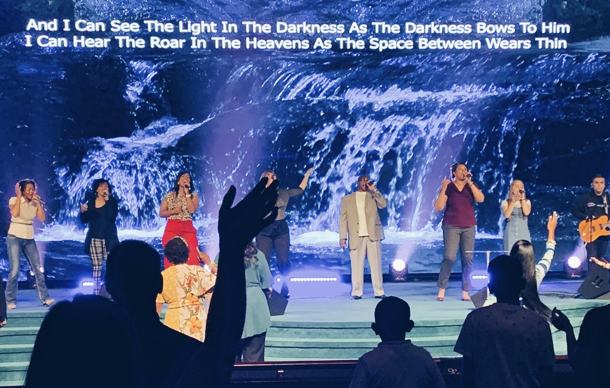 livingwaysa's tweet photo. Faith is building! Worship is creating a miraculous atmosphere! We love what God is doing!
A big congrats to the class of 2020!
#Livingway #Sunday #theLC #GraduationSunday #Faith #Worship #Live #Love #Lead https://t.co/givP9g2hVM