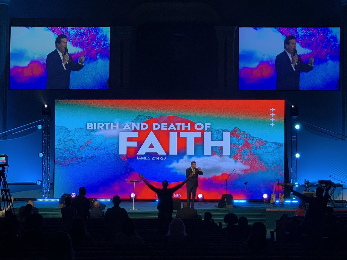 livingwaysa's tweet photo. Faith is building! Worship is creating a miraculous atmosphere! We love what God is doing!
A big congrats to the class of 2020!
#Livingway #Sunday #theLC #GraduationSunday #Faith #Worship #Live #Love #Lead https://t.co/givP9g2hVM