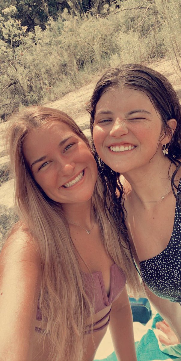zoebrilynk's tweet photo. Name a bigger flex then growing and glowing up with your bff from kindergarten @maddisongraceb https://t.co/Q76YJkA6vA