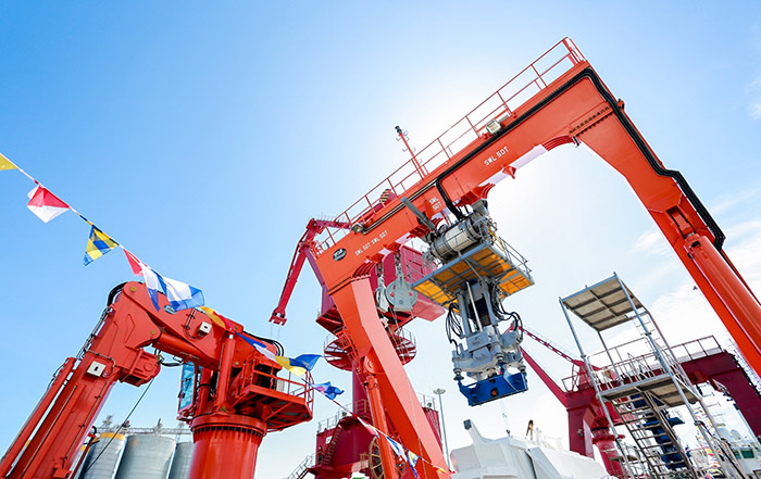 ChinaScience's tweet photo. China's new oceanic research vessel Tansuo-2 was put into service in Sanya, S China’s Hainan, on Sun. The ship is the 1st to be fully equipped with home-made research equipment and devices in support of the country's manned submersible and scientific research in the deep sea. https://t.co/8AiTyMuRAT