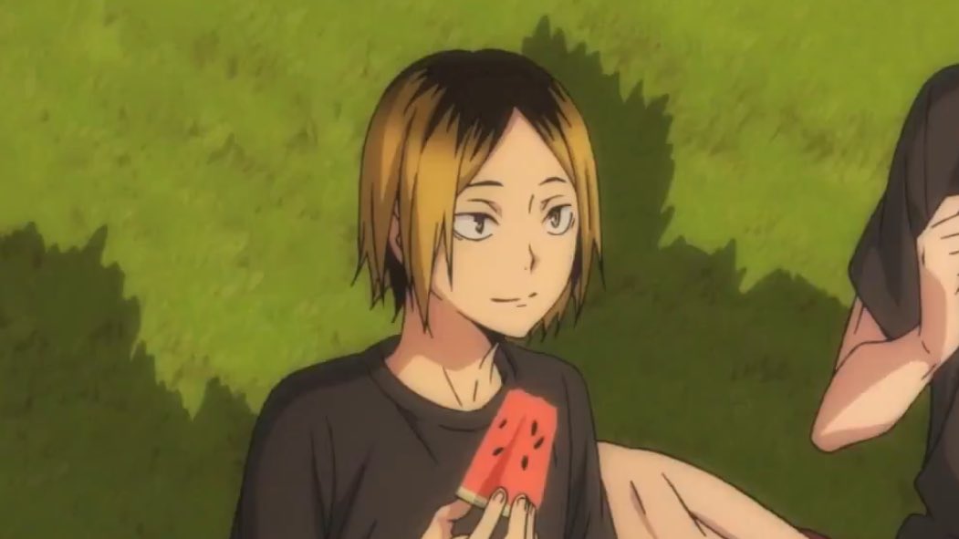A thread of Kenma photos where as you scroll down, he gets older, in celebration of 150+ responses on our interest check: