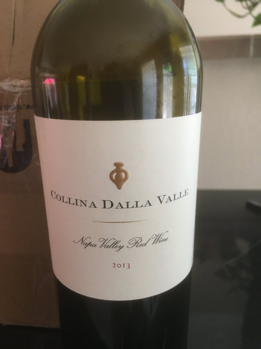 AffordCollector's tweet photo. #SecondLabel #SundayWine #SocialWine #wine #LaDamedeMontrose #Matriarch #Bond #Napanook #guidalberto #collinadellavalle @NapaVintners @DrinkBordeaux #BackyardWine Sunday evening wine social featuring second label wines. La Dame & Matriarch were the groups favorites. https://t.co/BiVvtfmEbk