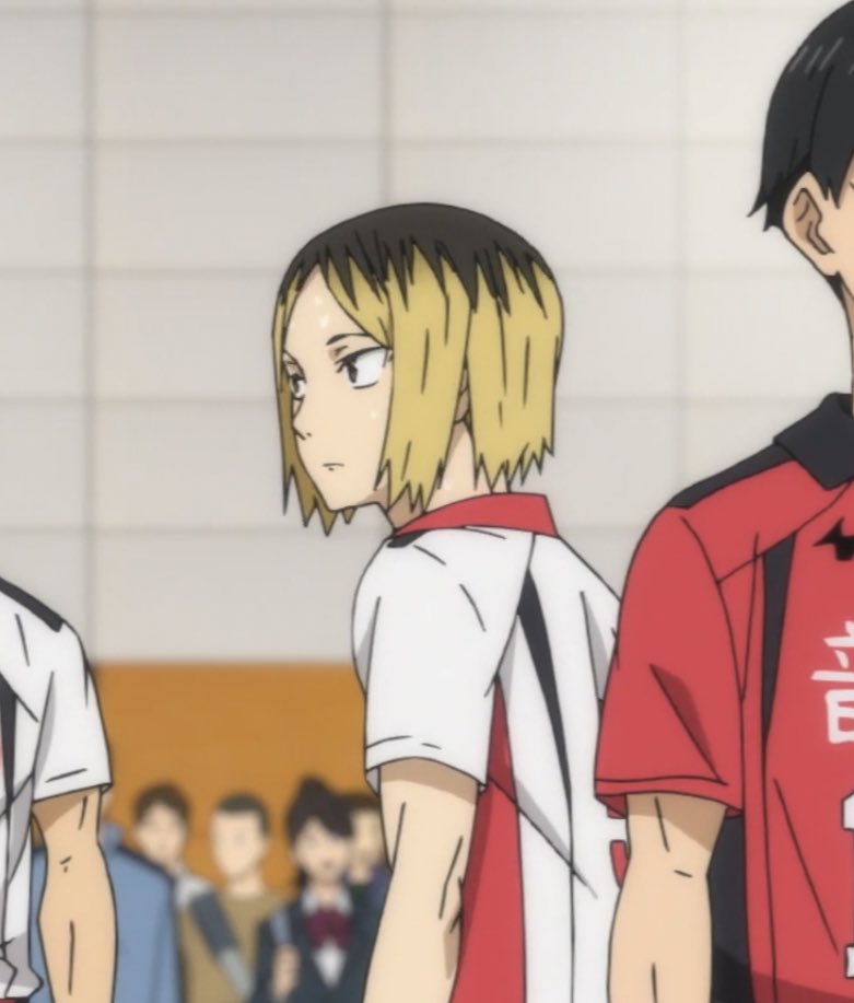 A thread of Kenma photos where as you scroll down, he gets older, in celebration of 150+ responses on our interest check: