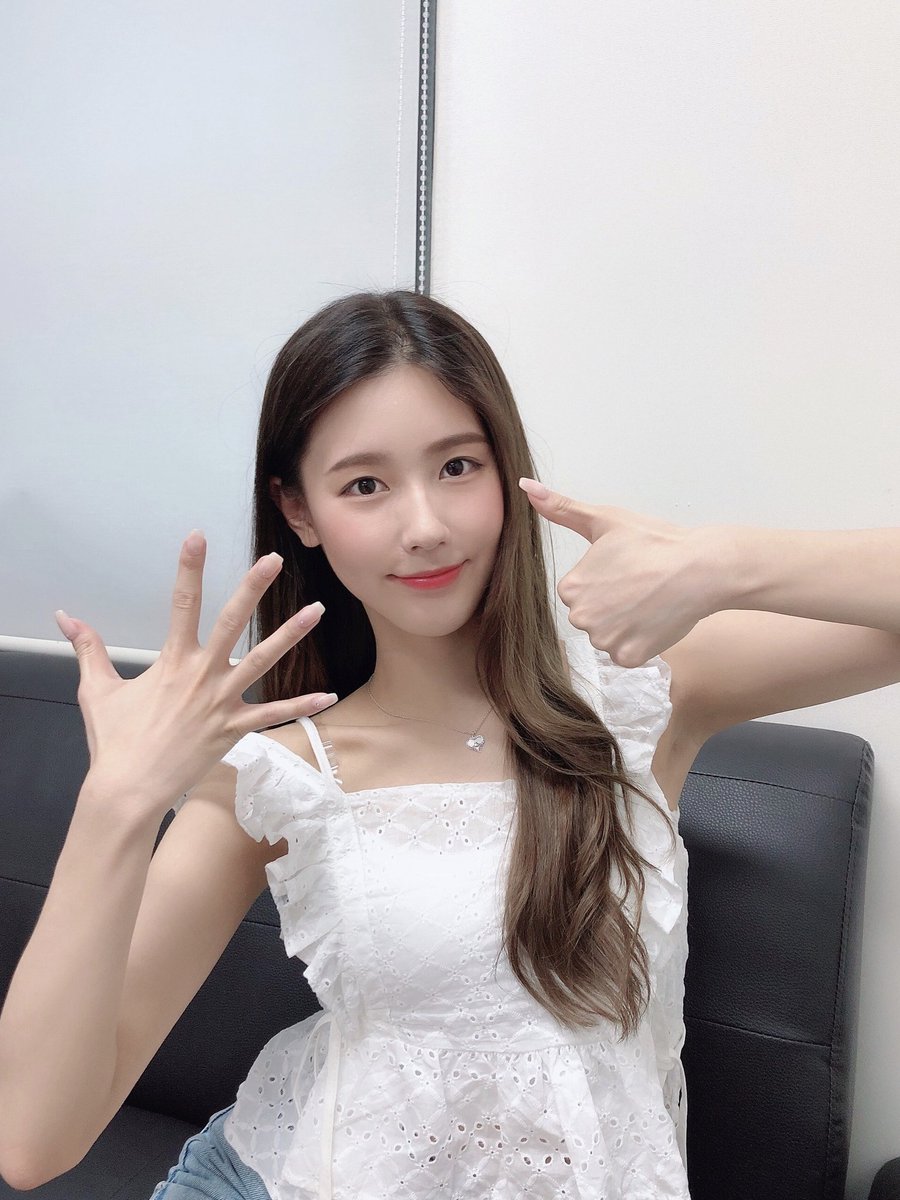 [📸] 2020 (G)I-DLE ONLINE CONCERT 'I-LAND : WHO AM I' D-6

2020.07.05 3PM (KST)

#여자아이들 #GIDLE
#ILAND #2020_GIDLE_ILAND