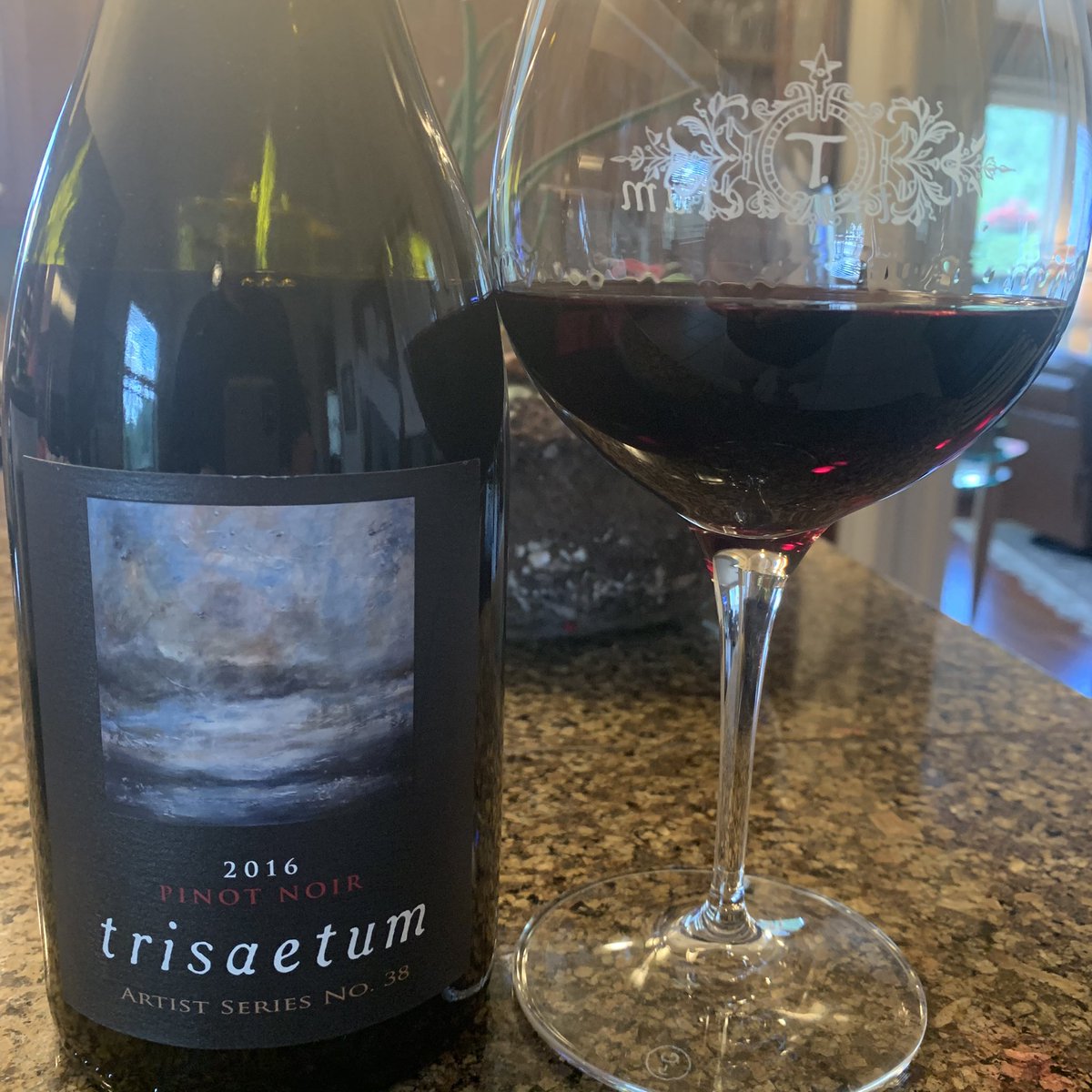 OregonWineLover's tweet photo. #Sunday - #traegerized #sockeyesalmon paired with an elegant 2016 @trisaetum Artist Series No. 38 #oregonpinot #pinotnoir #wine #yamhillcarlton #yumyum https://t.co/5URD46afZ6