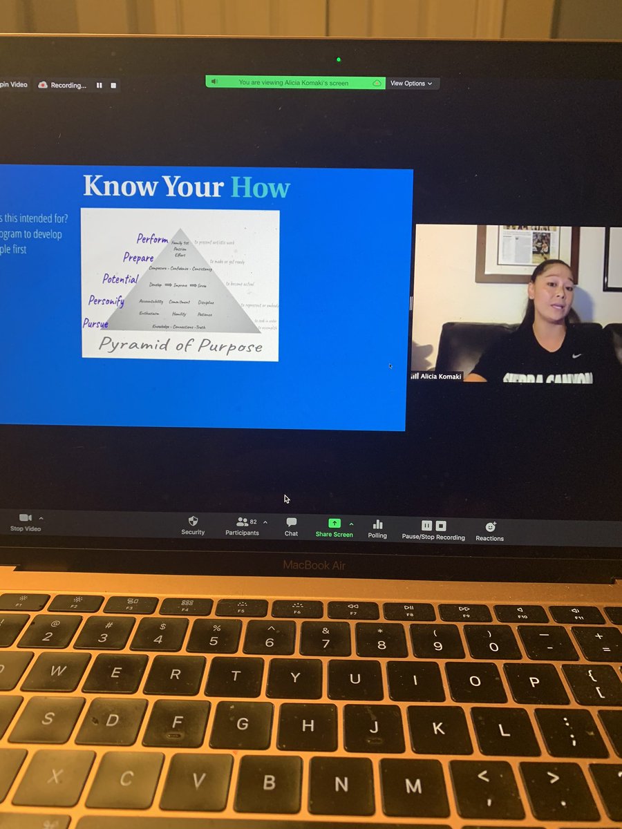 CoachesHangTime's tweet photo. We are LIVE with @iamkomaki #sierracanyongbb dropping 🤯🏀🧠
"Secrets To State Championship Success"
You can still join us, contact us with a DM
#growthegame #coachessharing https://t.co/4QXI6qCgvs
