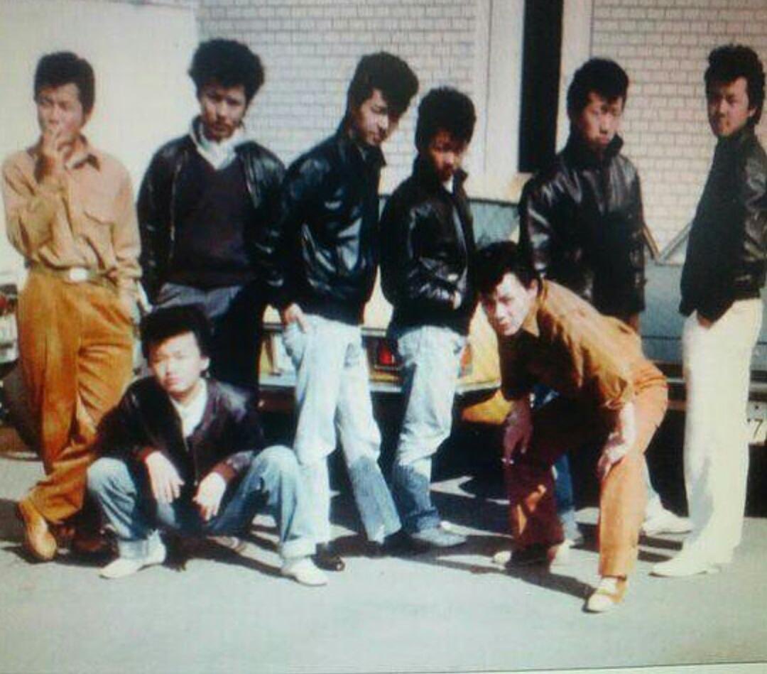 氷室京介 ロングマフラー 画像・写真 | 氷室京介、ソロ25周年で初ムック本 100問100答や手相も