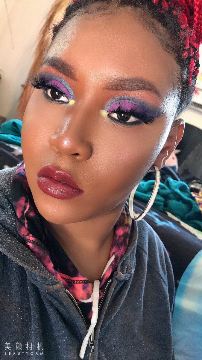 PlugGlitter's tweet photo. @bhcosmetics #takemebacktobrazil palette 

@hudabeauty #sapphireobsessions palette 

#makeup #makeupartist #MakeupAddict #followme #makethisviral https://t.co/Ryw9gbg4Hz
