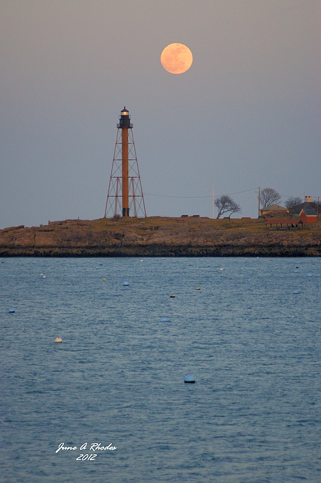 junearhodes's tweet photo. New artwork for sale! - "Full Moon at Marblehead Light" - https://t.co/6qDWDHLbAx @fineartamerica https://t.co/uvwT1BMYMD