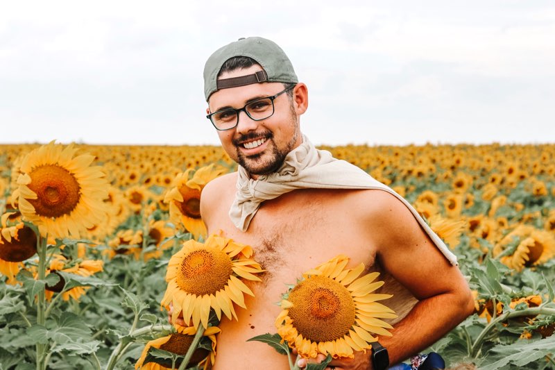 rTJohns's tweet photo. Well y'all... I couldn't pass up a good #dadbod photoshoot... https://t.co/TkJ2ho8o4F