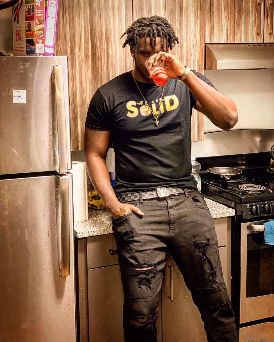 So•lid - Don’t let obstacles get in your way from chasing your dreams. 
.
. 
.
#Solid #newera #atlanta #newbrand  #implyingpressure #blackowned 🇭🇹