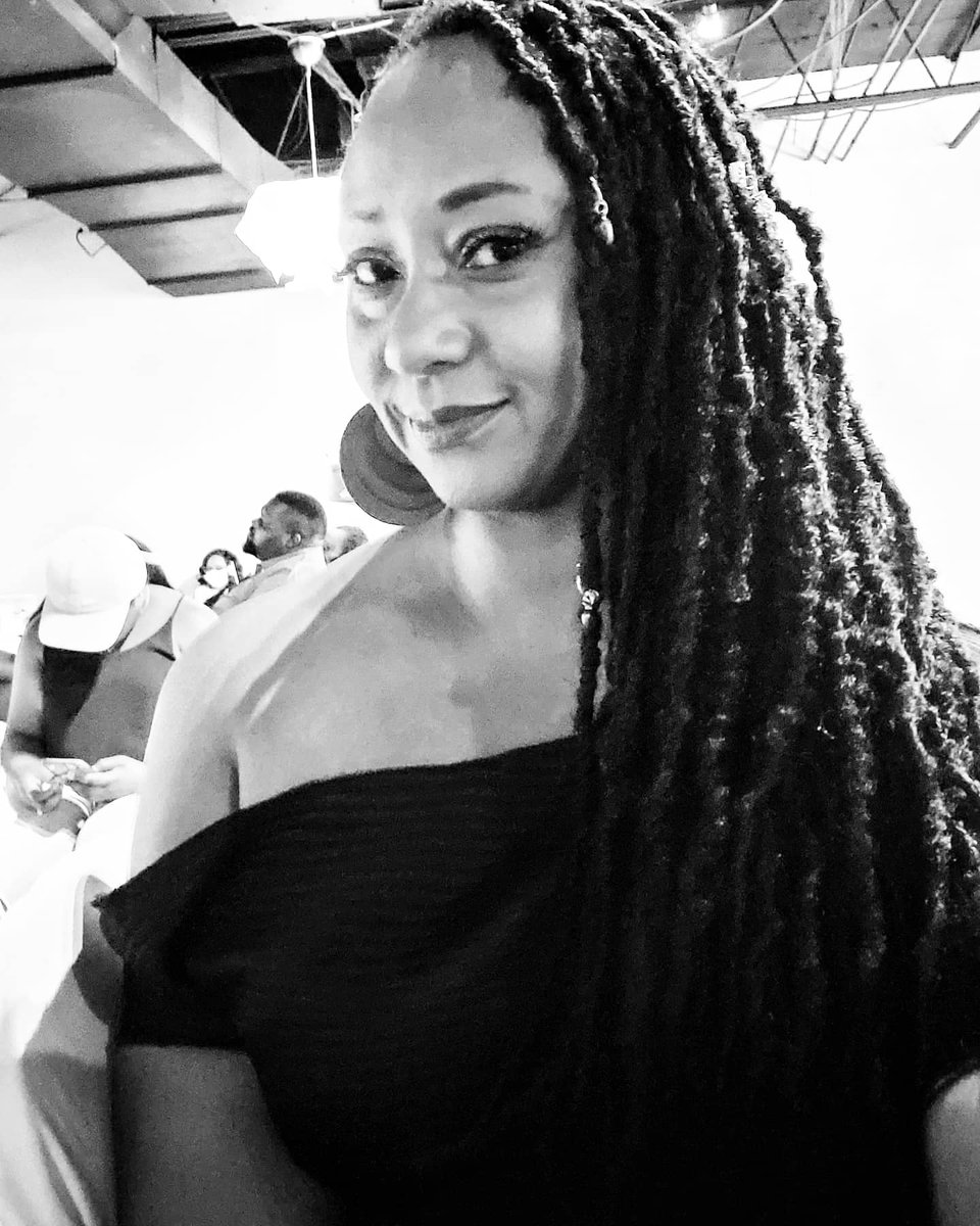 MzArmyStrng5Str's tweet image. Designer:  @_undaunted_nicolebdesigns 
Hair: @touchedbychi_ 
Event: @royaltykingsandqueenscorp 
Date: June 28, 2020
#TheKeyOfLife #TheKeyMoment #modellyfe #actorlyfe #TallModel #curvymodel #ebony #essence #ashleystewart #Fit2fashion #fitmodel #blackandwhite