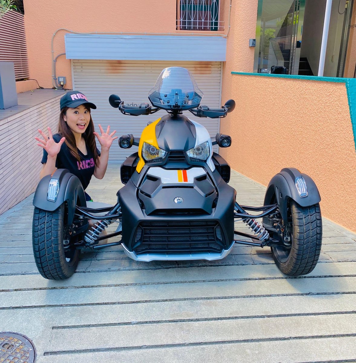 Can Am On Road Japan On Twitter Rykerのパネルってどうやって取り替えるの そんな疑問にお応えするために モデル ライダーの木村亜美さんがrykerのカスタムにトライ 動画はこちらから Https T Co K1leaibfcl Brpjapan Canamonroad Canamryker