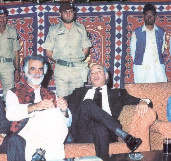 In 1973 Nawab Akbar Bugti publicly disavowed the plan & exposed the ‘London Plan’ as a conspiracy to break Balochistan away from Pakistan on behest of KGB & RAW.Akbar Bugti was made Governor Balochistan & he oversaw an army operation against Marri & Mengal dominated  #BLA./27