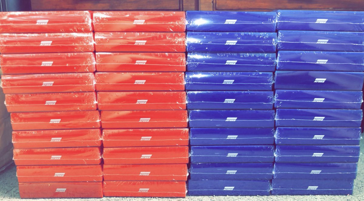 —— 🌟 ATEEZ GIVEAWAY 🌟—— - usa only! - free shipping - 15 blue - 18 red - unsealed - limited pcs :( rules: - rt/like - mbf ! - reply which version you’d like or if you’d like both! + your bias! deadline: - july 4 ✨ @ATEEZofficial #ATEEZ  #ATINY *old pic*