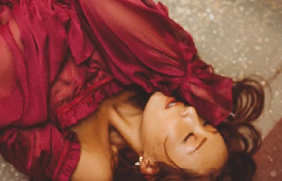 너가 선사해주는 음악이, 사진이 
나에겐 하루를 견딜 수 있는 원동력이 되어주고 
있어 오늘도 고맙고 사랑해 예쁜 것만 보자 
혜진아