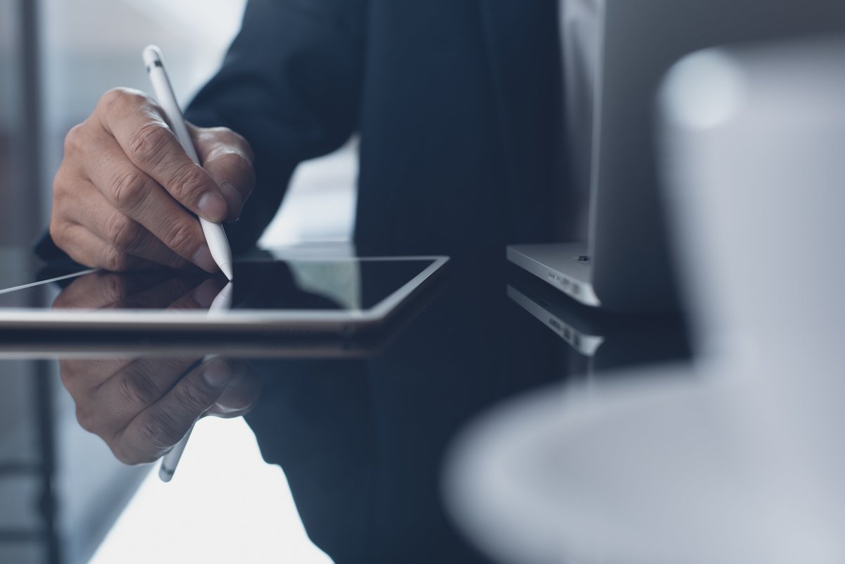 Signaturit_fr's tweet photo. 🤔 Par où commencer pour mettre en place une solution de #SignatureElectronique? Comment l’intégrer efficacement à vos flux de travail? Quels sont les critères à prendre en compte? Lisez nos conseils 👉 https://t.co/je6ueuu2NI #B2B https://t.co/Up766pQkxu