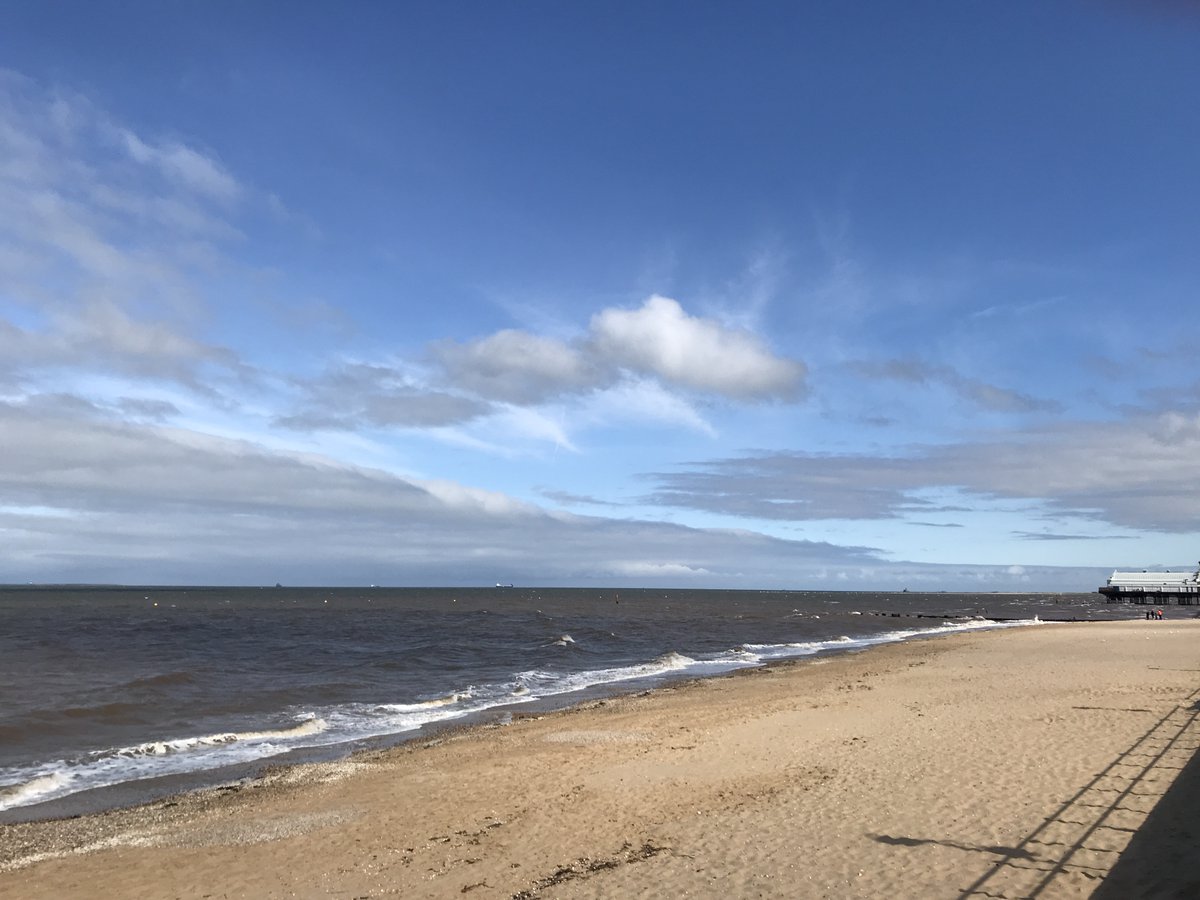 MuddyMatches's tweet photo. #GetYourselfOutThere this July! We think the beautiful #Lincolnshire coast offers the perfect location for a romantic walk when you're #MuddyDating https://t.co/Sc3vtqPYFP @Visit_Lincs @CleethorpesUK https://t.co/t0MtRKvl9B