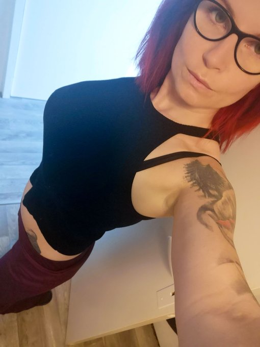 Coucou mes loulous, tr&egrave;s bonne semaine &agrave; vous. Plein de bisous 😘😘🥰 https://t.co/IqA59elvwz