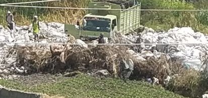 Gkipyakwai's tweet photo. Is Imara Daima Nairobi's new  dumping site? @NMS_Kenya @MikeSonko @GovernorNairobi @NemaKenya @SakajaJohnson #NMSfailingImaraDaima https://t.co/eTtq3ejma3