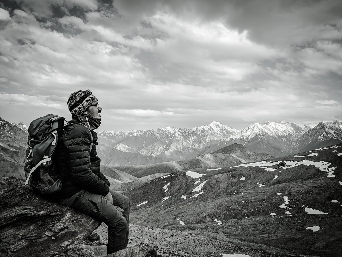 NHNoori's tweet photo. "Main udna chahta hoon, daudna chahta hoon, girna bhi chahta hoon ... bus rukna nahi chahta"
~YJHD~
#Trekking #IntoTheMountain #RusilaPass #Home #Summer2020 https://t.co/3ENTSp8Vx1