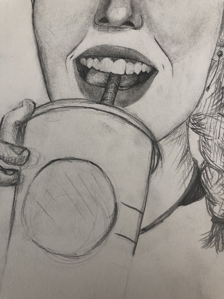 snakeyll's tweet photo. voilaaa j’ai fait un autre dessin ! c’est notre magnifique @estherluxey ✨💕j’aimerais trop qu’elle le voit alors si vous voulez vous pouvez retweeter ? 😅🙏🏼 #jeveuxjustetweeter si vous voulez en voir d’autre allez sur mon insta : luciemrn_ https://t.co/3xK6lRwFjx
