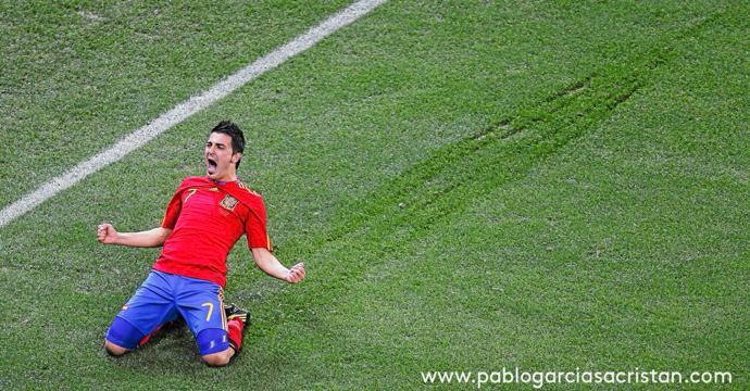 10 años de la victoria contra Portugal. Contadme, cuál es vuestro recuerdo de aquel partido? 🏆🥇⚽✌ #campeonesdelmundo #worldcup2010 📸. @pablogsacristan