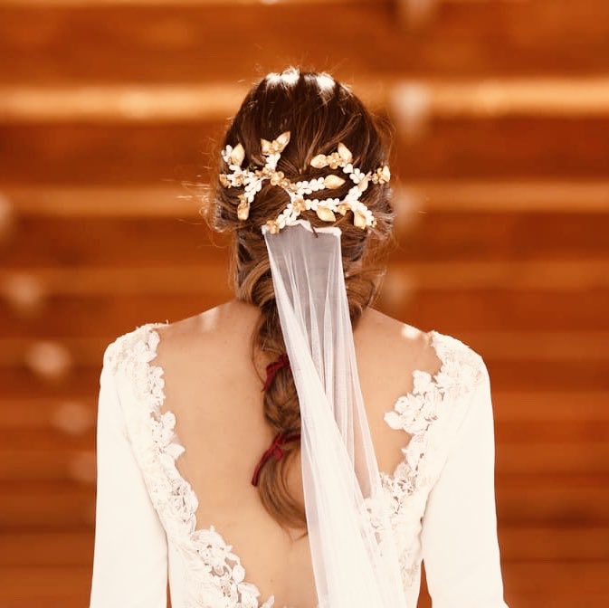TocadosAirun's tweet photo. Cada #novia es diferente...   Cada una con personalidad, gusto y estilo propio. En #AIRUN encontrarás tú #tocado, porque cada novia es ÚNICA.
.
.
.

#blogdebodas #bodasconestilo #airuntocados #tocadosairun #bodasdeverano #modanupcial #novias #celebraciones #yoyasoyAPBE https://t.co/CqWT7GC0CK
