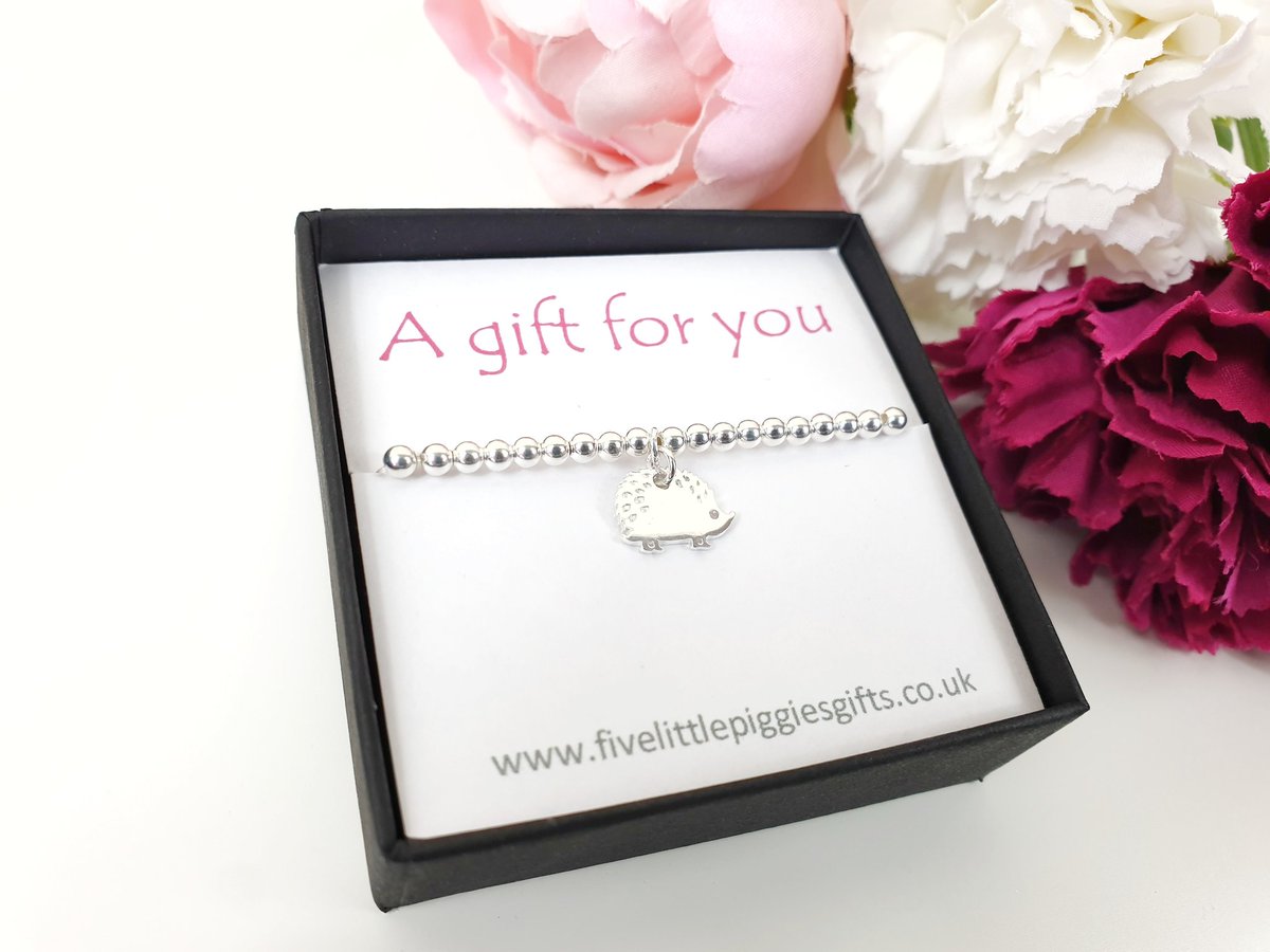 The perfect gift for a #hedgehog fan! This handcrafted bracelet is crafted with sterling silver beads and #hedgie charm.
#hedgehogs #gift #giftsforher #earlybiz 
fivelittlepiggiesgifts.co.uk/product-page/s…