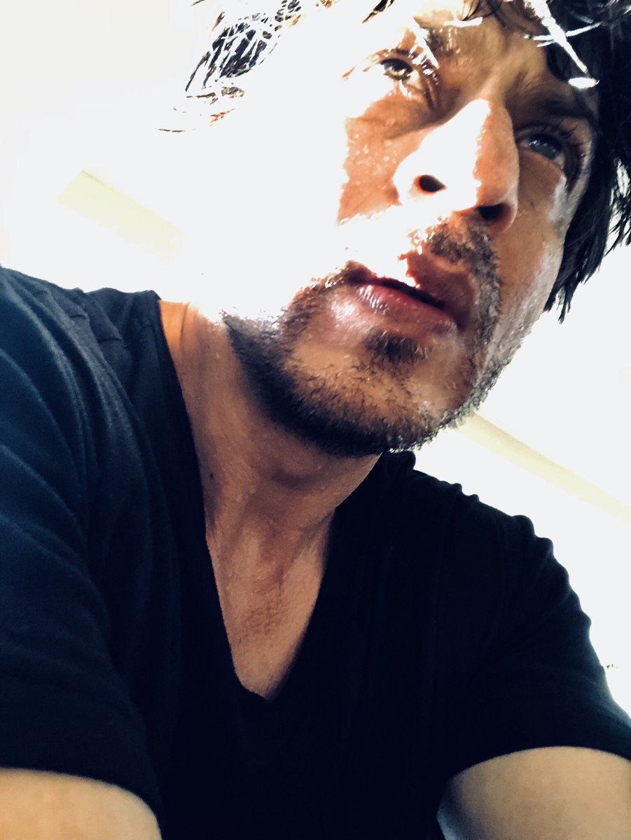 Spending time with your pics is always a thrill for my heart...   @iamsrkThere's something about you that really turns me on...  #ShahRukhKhan 