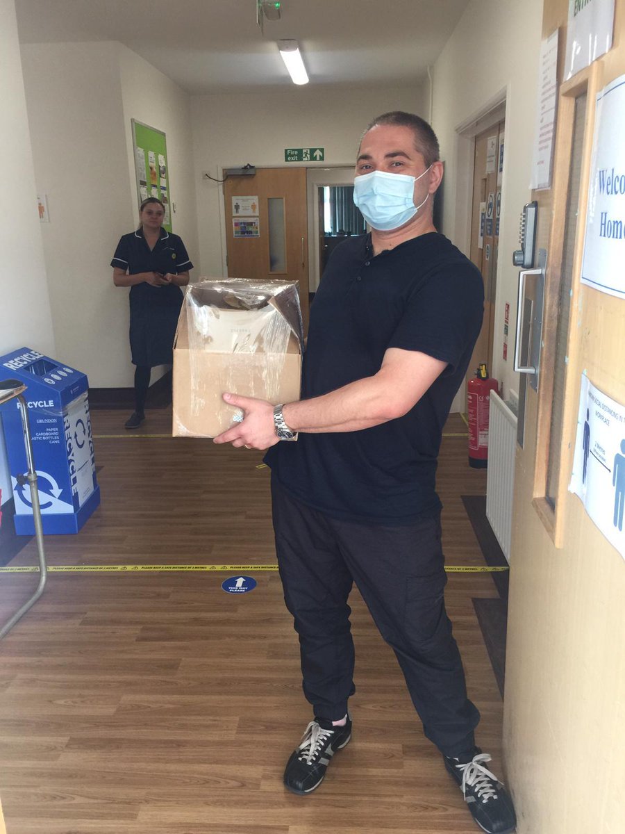 SVMandir_MK's tweet photo. SSVM Helping hands team continued their journey of supporting NHS key workersin weekend.
Thanks to Milton Keynes community foundation for their support
#Togetherwecanmakedifference #FeedTheFrontliners #SVMandir_MK #loveMK #Covid19UK
@ComActMK @MKComFoundation @tvp_mk @MKHospital https://t.co/ICK9kZW1qR