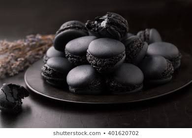 Rashami Desai as Macaroon ♤A thread ♡Sensational Rashami Desai 1. The black phase ♡