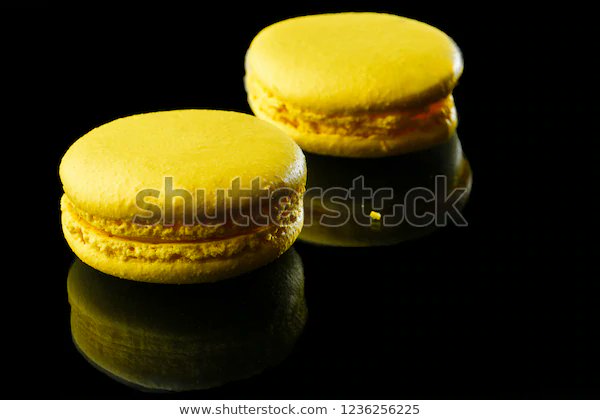 7. The night light ...Sensational Rashami Desai