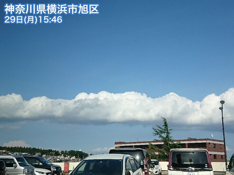 ウェザーニュース 東京や横浜の一部で不思議な帯状の雲が見られていて 気象衛星ひまわりでも細く伸びる雲の様子が捉えられています T Co Semjpbmbyg T Co Tnhamohvkn Twitter