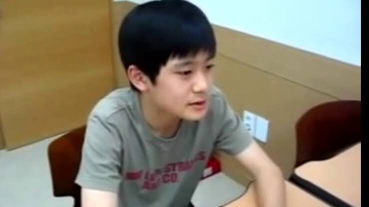 จอนดูวดอ.แจยอนตอนเด็กๆอะที่แบบสอบพูดภาษาอังกฤษ แล้วจอนถามแจฮยอนทำไรเนี่ย 55555555555555