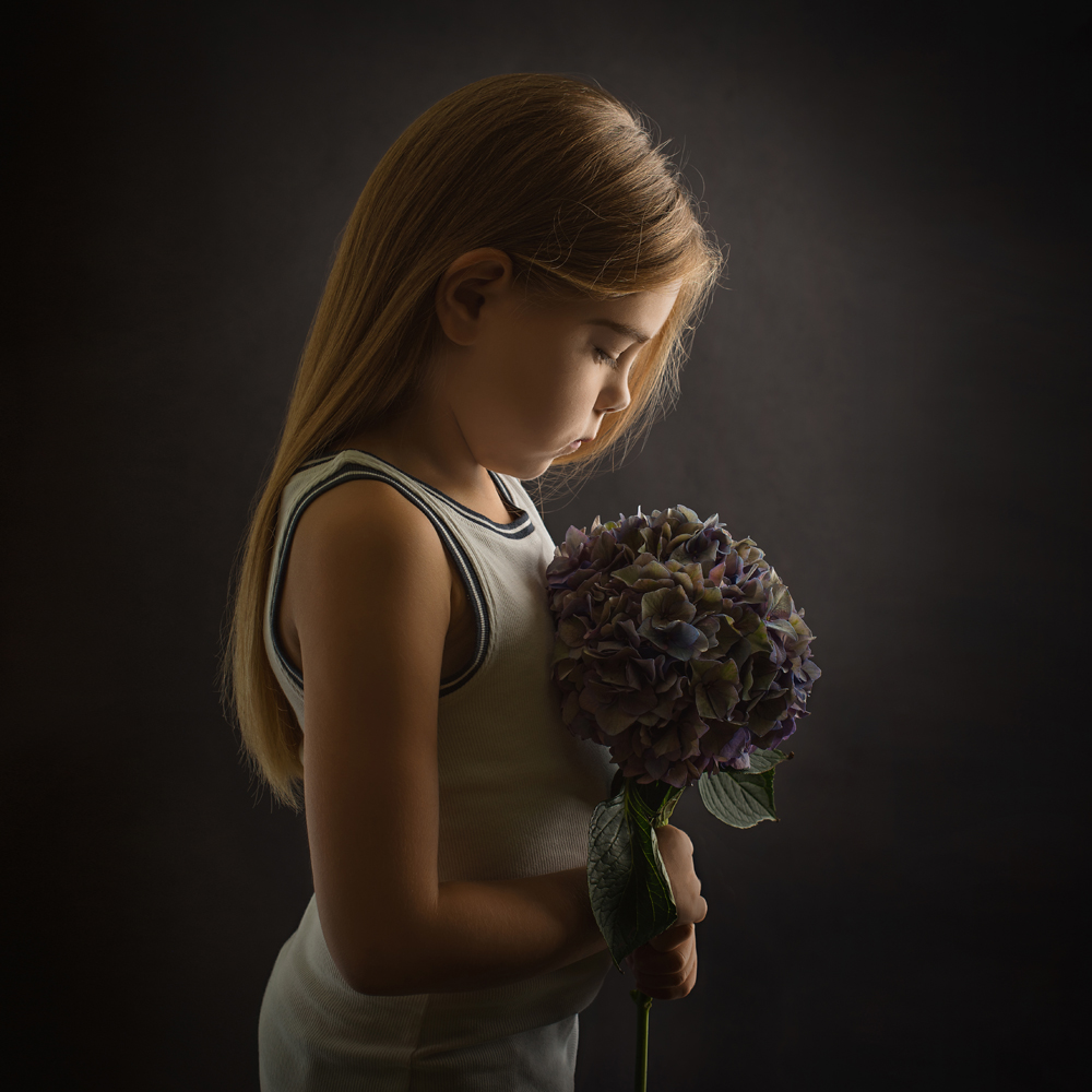 Sarayaportrait's tweet photo. Come and read about the incredible Fine Art Portrait work of one of my recent mentees Gillian Summerill! Monday Motivation right here!

https://t.co/ed3TTc6YSp https://t.co/EFtjuvRhiE