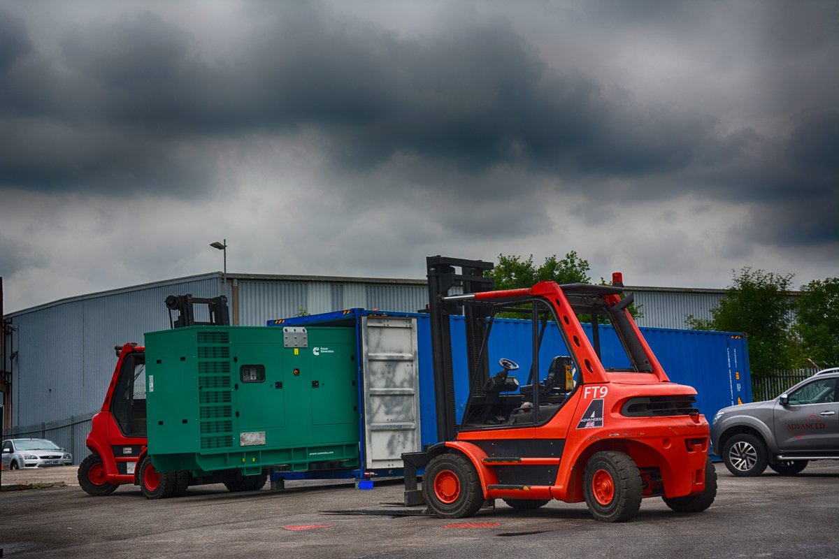GenDirectUK's tweet image. #ExportPower Backup – These two #Cummins 300 kVA Silent #DieselGenerator were shipped to #Dubai, UAE to provide emergency backup #power to a local hospital

View the Cummins #C330D5: bit.ly/3eHjBQV

#DieselGenerators #Generator #SilentGenerator #MondayVibes #MondayMood