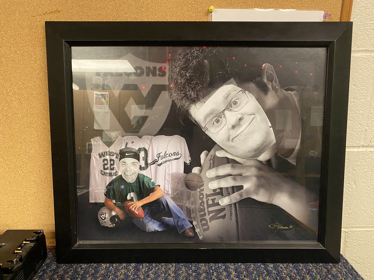 kollarjustin's tweet photo. @jackdoles @CaseyJ_WOODTV @WOODTV @emilylinnert UPDATE: Walked into the photog lounge and found my face has been pasted to this monstrosity... not sure who the other guy is. #FootballSnuggles https://t.co/aFoHC2IXkK