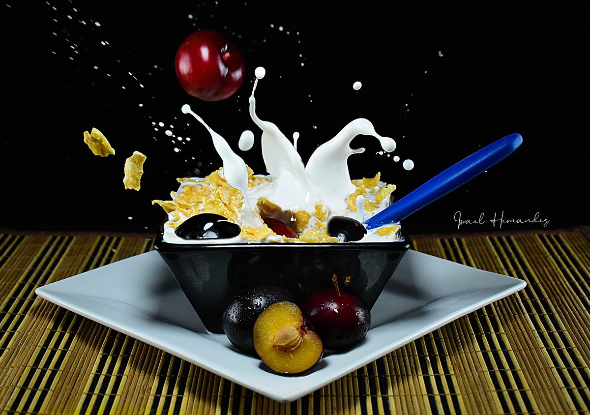 Hola, tío <a href="/KelloggCompany/">Kellogg Company</a>. Amo tu cereal, en especial las Zucaritas.

Soy estudiante de CC y estoy iniciando en la fotografía de publicidad, así que ¿Qué mejor que hacerle un tributo al cereal que tanto me gusta? 🤗

Espero les guste. 🥺
<a href="/KelloggsLATAM/">Kellogg's LATAM</a>
<a href="/ZucaritasLATAM/">Tigre Tony™ (Toño)</a>
Los tkm