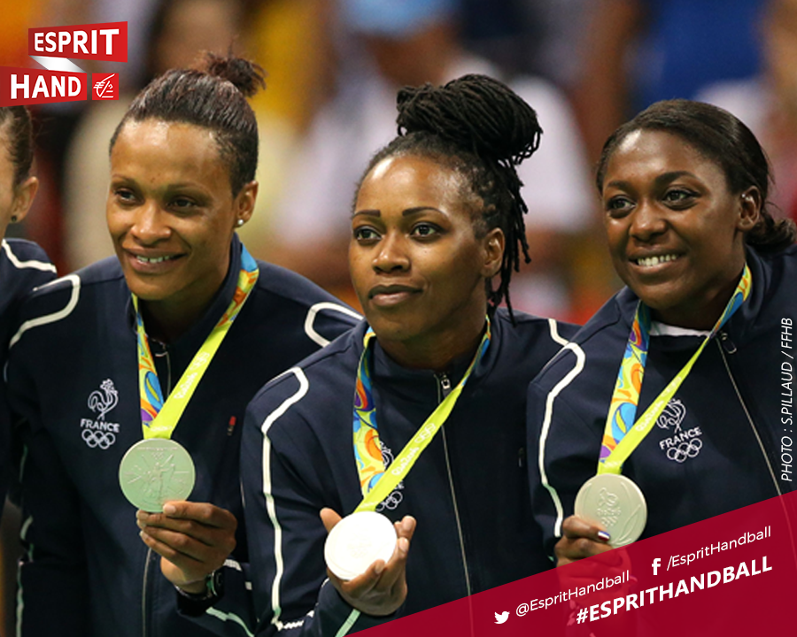 EspritHandball's tweet image. Laurisa Landre, pivot des #FemmesDeTalent, a annoncé prendre sa retraite handballistique sur Instagram ! 
Merci pour tout ce qu'elle a donné au hand français et bonne continuation à elle 💪 🇫🇷
#EspritHandball