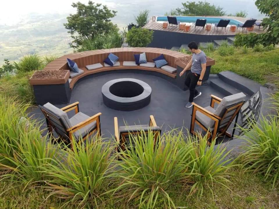 mark2gerald's tweet image. THREAD!
Aramanga Rift Valley Lodge was Launched this Friday it boost of 6 Executive and Exclusive Pods arguably the first in EA. Located in Kabarole District, On an Escapement with an Overview of Semuliki National Park and Rwenzori Ranges.@AndrewMwenda @emeka_ug @Ugaman01
