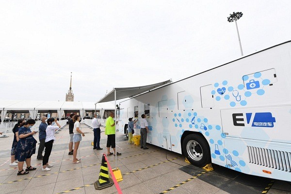 AutoJoshNG's tweet photo. See The Newly-Adopted Mobile Testing Vehicles #China Use For COVID-19 Tests
https://t.co/HE6cHdqomo
#Beijing #COVID19pandemic #Fotonmotorgroup #Fotonmotors #Mobiletestingvehicle https://t.co/bMAe3dDDAE