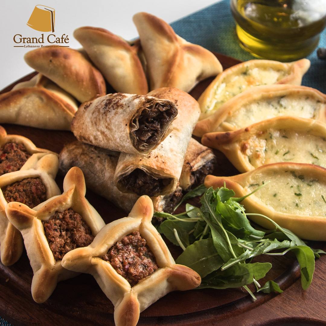 Join us today and share our delicious Fatayer with people you love.
قم بزيارتنا اليوم وشارك المعجنات الشهية مع أشخاص تحبهم.

رجعنالكن يومياً في جراند كافيه البوليفارد بتوقيت جديد
يومياً من الساعة ١٠ صباحاً وحتى الساعة ١:٣٠ بعد منتصف الليل

متل ما اشتقتولنا , نحنا اشتقنالكن ❤️