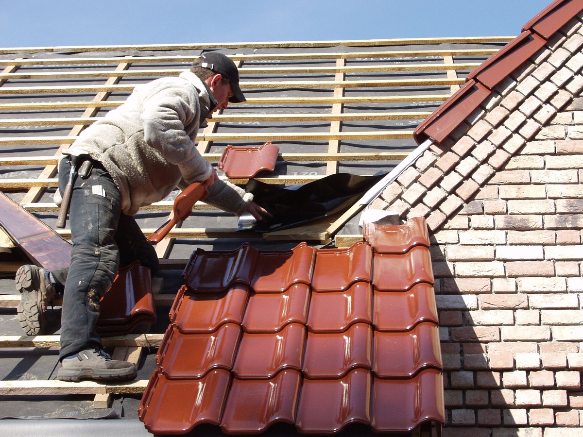 Ziegelindustrie's tweet photo. Hallo Twitter-Gemeinde, von uns gibt es ab sofort Neuigkeiten aus der #Ziegelindustrie. Alles zu #Dachziegel, #Fassade, #Mauerziegel und #Pflasterklinker. Wir freuen uns auf den Austausch! https://t.co/dD5IuKQoYe