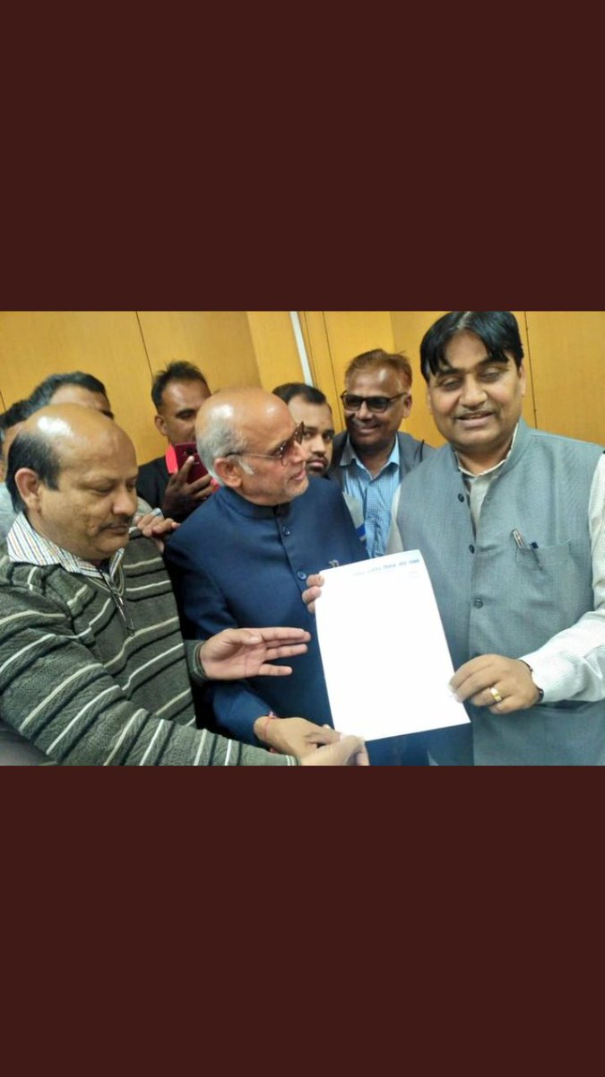 GurmeetDeshwal1's tweet photo. @GovindDotasra @INCRajasthan @INCIndia @avinashpandeinc @kcvenugopalmp माननीय शिक्षा राज्य मंत्री @GovindDotasra जी आपने भी आश्वासन दिया था 
वर्ष 1998 के चयनित शिक्षकों को और आपने कहा था कि आपके साथ न्याय होगा लेकिन अभी तक सरकार ने इनकी सुध नहीं ली है इनकी परिवेदना को समझिए
#1998_तृतीय_श्रेणी_शिक्षक_भर्ती_घोटाला @ashokgehlot51 @RahulGandhi  @RajCMO https://t.co/rYIBSDNDDE