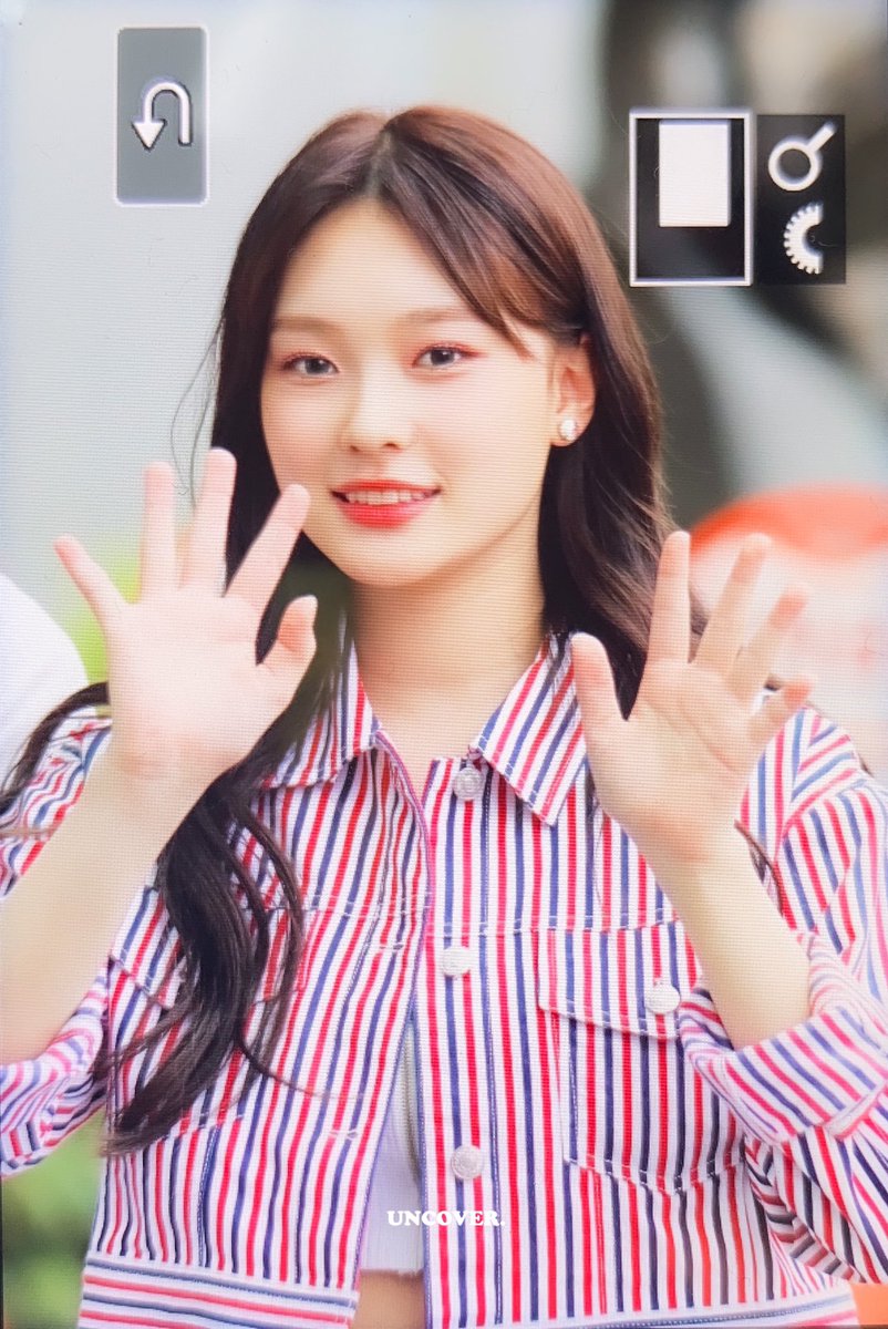 uncover809's tweet photo. 200629 프리뷰 흑발신애👩🏻‍💼 #라라 #드림노트 #Lara #DreamNote #ララ #ドリームノート
@iMe_Dreamnote https://t.co/Rro6ZdULSP