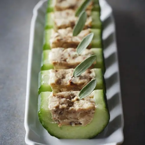 🍀 IDEES #RECETTES 🍀Rafraîchissant et diurétique, on apprécie le #concombre sous toutes ses formes. Découvrez 65 recettes pour vous inspirer ! cuisine.journaldesfemmes.fr/gastronomie/10… via <a href="/JDFCuisine/">JDF Cuisine</a>