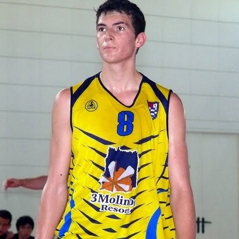 Adrián Méndez (<a href="/adrianmendez93/">Adrián Méndez</a>) el último mohicano del baloncesto molinense seguirá en la élite al renovar con <a href="/BasquetMenorca/">Hestia Menorca</a> en la que será su tercera temporada en la isla, conoce su historia
molinatododeporte.es/leb-plata---ad…